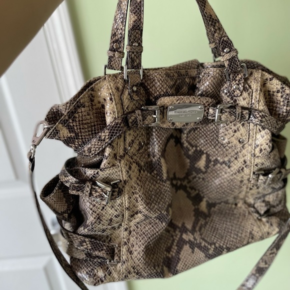 Michael Kors purse - Picture 1 of 4